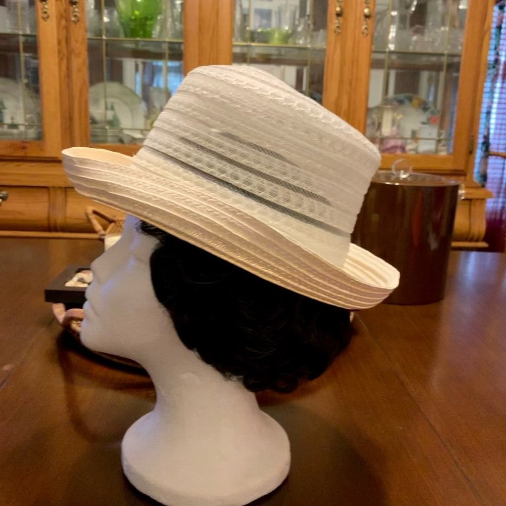 Hat - Picture 3 of 4